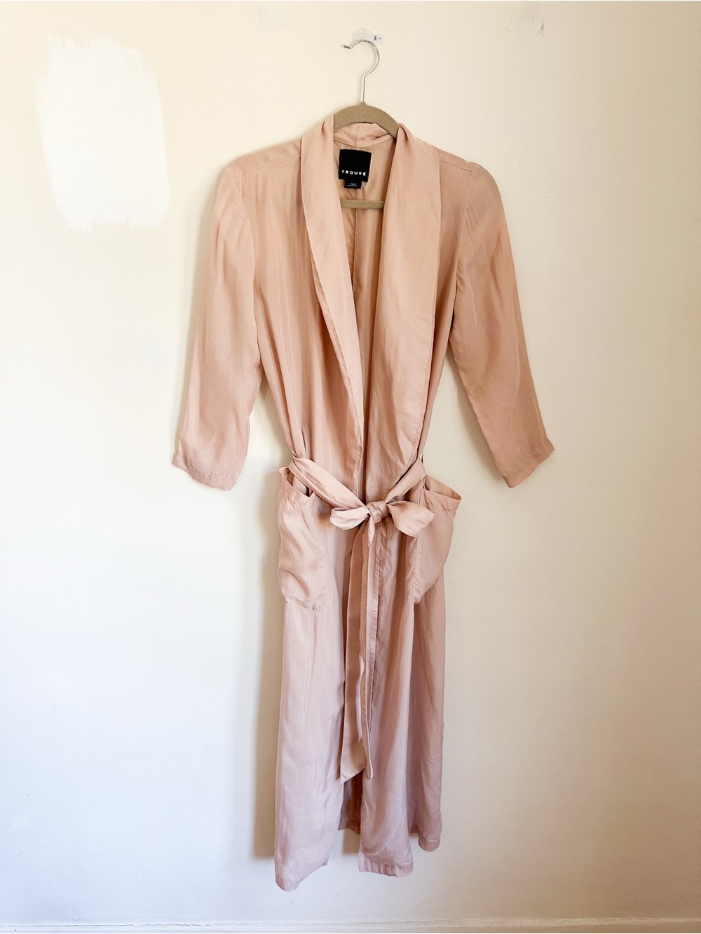 ⭐️3/$30⭐️ (bundle deal)  Trouve Nude / Blush Pink Silky Robe / XS-S